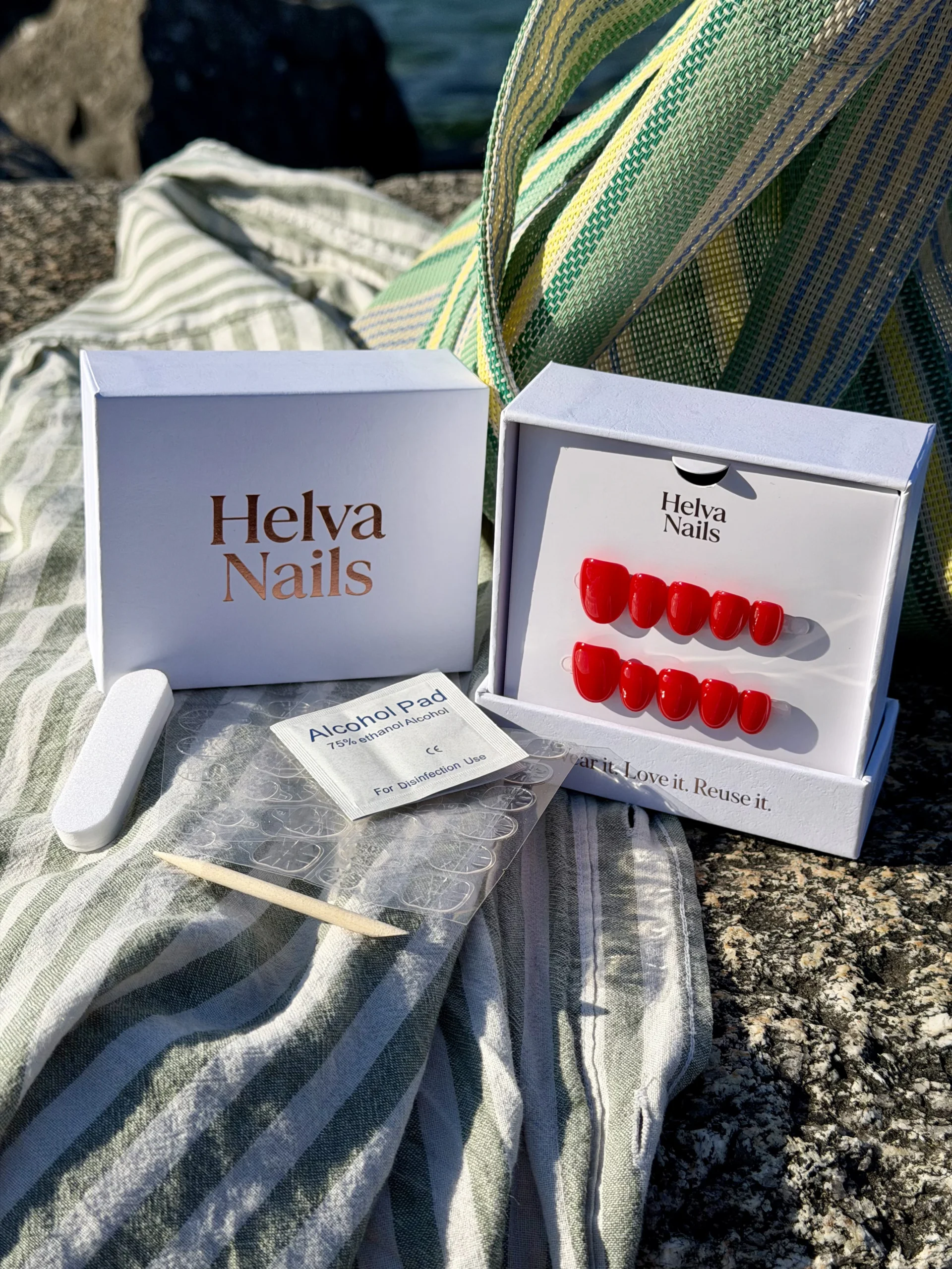 HELVA Nails reusable press-on nails packaging