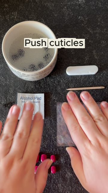Applying your HELVA nails